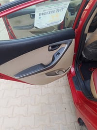 عندي سيارة انترى موديل 2014 محدثه 2016 بيه باب وجاملغ هي ضربه من باب ا...