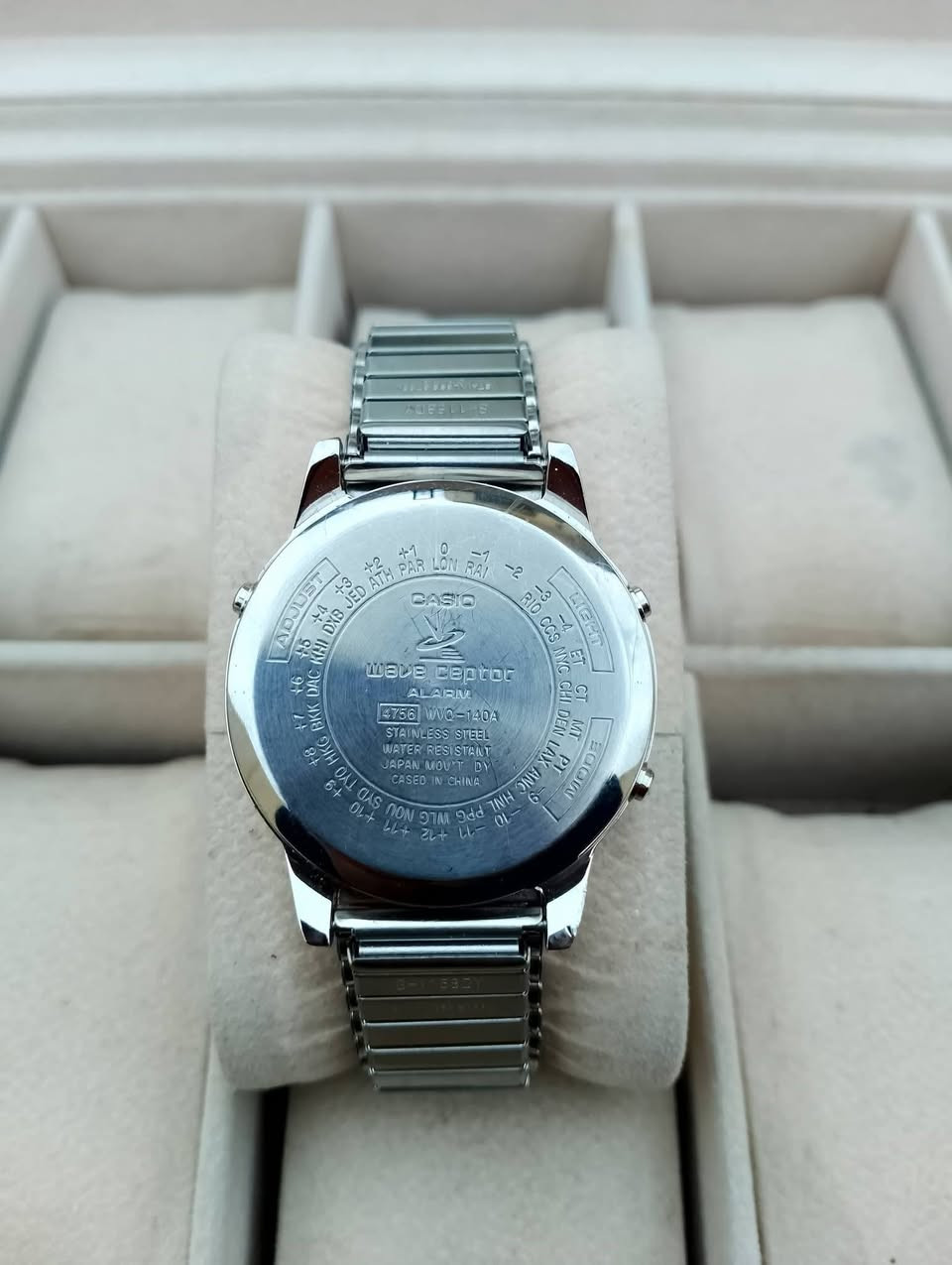 بسم الله الرحمن الرحيم 
تحيه طيبه للجميع ♥️ 
للبيع ساعه كاسيو 
مكينه ياباني اصلي 
سير سل ستيل مطاط 
مكينه بطاريه 
السعر 45 الف 💵 💵 
العنوان بغداد الدورة 
يوجد توصيل إلى جميع محافظات العراق وبغداد أيضاً 
للحجز والاستفسار المراسله على الخاص او على الرقم 
ه‍ *********** ☎️ متوفر واتساب
