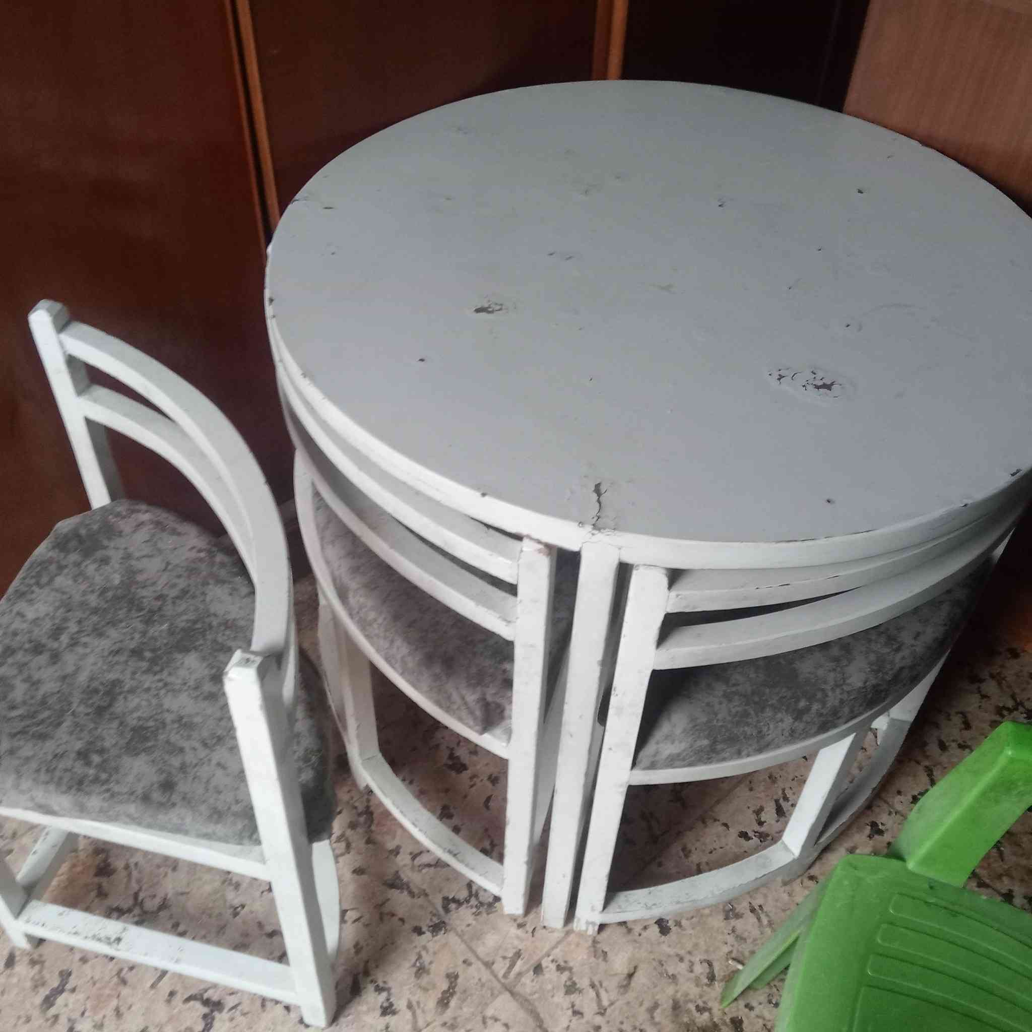 سلام عليكم اغراض للبيع مكان زعفرانيه ***********
