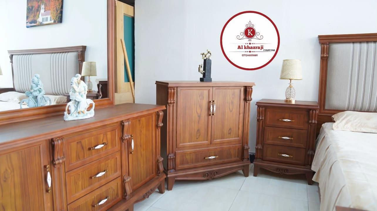 ⁨	⁨	‎موديل فينيسيا  اللون البندقي كلير مات مطفي ‎هاي الغرفه مصبوبة صبابة  ‎ عباره عن خشب وصاج وزان وجاوي   ‎السعر 4 ملايين 250 الف ‎نجارة عراقية 100‎%‎ ‎ضمن وجبة الدرجة الفاخرة ‎غرفة 6 ابواب  ‎جميع ملحقات الغرفه الكنتور الزاويه الجربايه ميز مرايه الكومديات الوجهه والداخل 5 ملم صاج طبيعي ‎ القاعدة كبس صاج وجهين 5 ملم يعني عمل تنسى عمر ‎الظهر چرچوبة داخلية شد براغي  ‎كل الغرفة خشب زان 7 ونص سم ‎كل الغرفة لف الابواب والمجرات خشب زان 4ونص سم ‎السرير عدد 2 لوح خشب چام مع بلوك ارضية يكون ارجل عدد 8 ‎ارجل جاوي مجفف مرتفعه عن الارض  ‎حجل زان ‎وطابورية اضافية  ‎ارتفاع الكنتور 2.30سم ‎عرض الكنتور 3.60سم ‎عرض زاوية الملابس 1.20سم ‎النزال ( العمق ) 60 سم ‎يعني الكنتور وزاوية الملابس ضلع كامل 4.80سم ‎الجربيه 3.00سم المنام 1.80سم في 2.00سم ‎السعر 4750 ‎معرض ومعمل الخزرجي للأثاث    ‎الشد والتوصيل مجاني الى جميع محافظات العراق    ‎✔ تتوفر لدينا داخل صالة العرض تشكيلة من الموديلات  ‎📍 _زيارتنا على موقعنا حلة / منتصف شارع ابو القاسم /من جهة سوق الحلة الكبير مجاور دكتور مكي الابراهيمي طبيب الاسنان.. ***********  *********** ‎#معرض_ومعمل_الخزرجي_للأثاث  #اكسبلورexplore #بغداد #الشعب_الصيني_ماله_حل😂😂🏃🏻‍♀️ #creatorsearchinsights 
