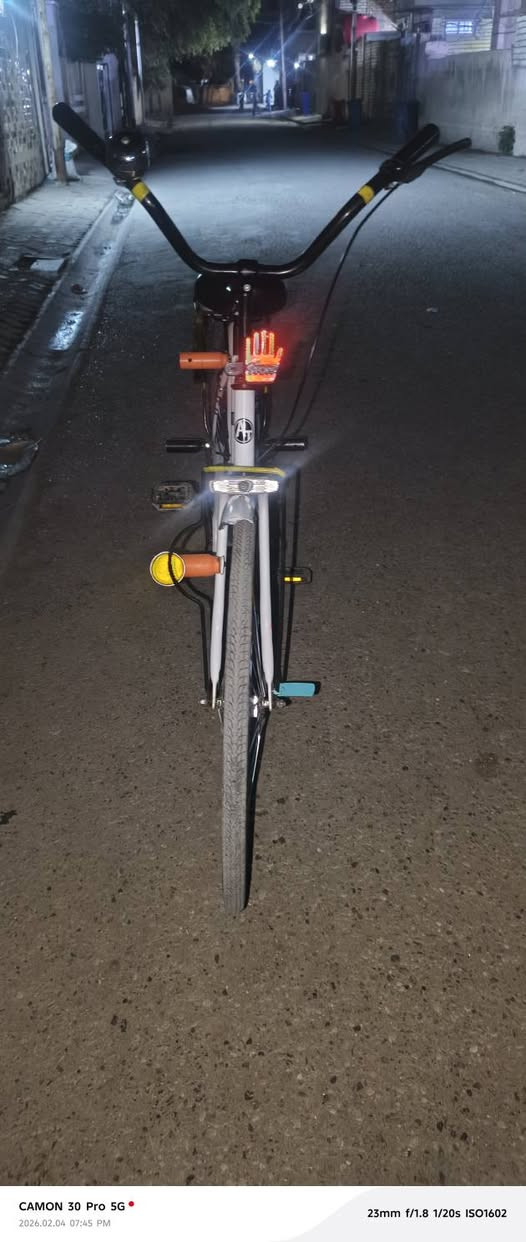 السلام عليكم هاذ البايسكل للبيع شركه AT ياباني مختم كامل مستعمل السعر ويا الغراض 120 وبدون غراض 100 وبي مجال قليل حك الجيه المكان بغداد حي النصر قرب جامع المظفر والشراي يتواصل خاص عل ماسنجر


**إذا كنت صاحب هذا الإعلان وتريد حذفه لأي سبب، رجاءا أرسل رسالة إلى الدعم الفني**