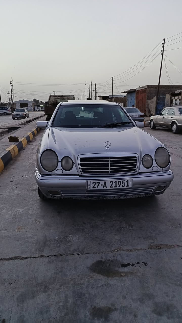 سلام عليكم ورحمه
ام عيون 1998
السعر(٨٨)بيه شي بسيطحك الجيه
السياره كفاله من العيب الشرعي والخيال مصبوغه جماليه عام 
مكينه خراطيم .كلشي موضح بل صور 
رقم ذي قار  انكليزي .اتصل على الرقم *********** 
المكان ذي قار الرفاعي
