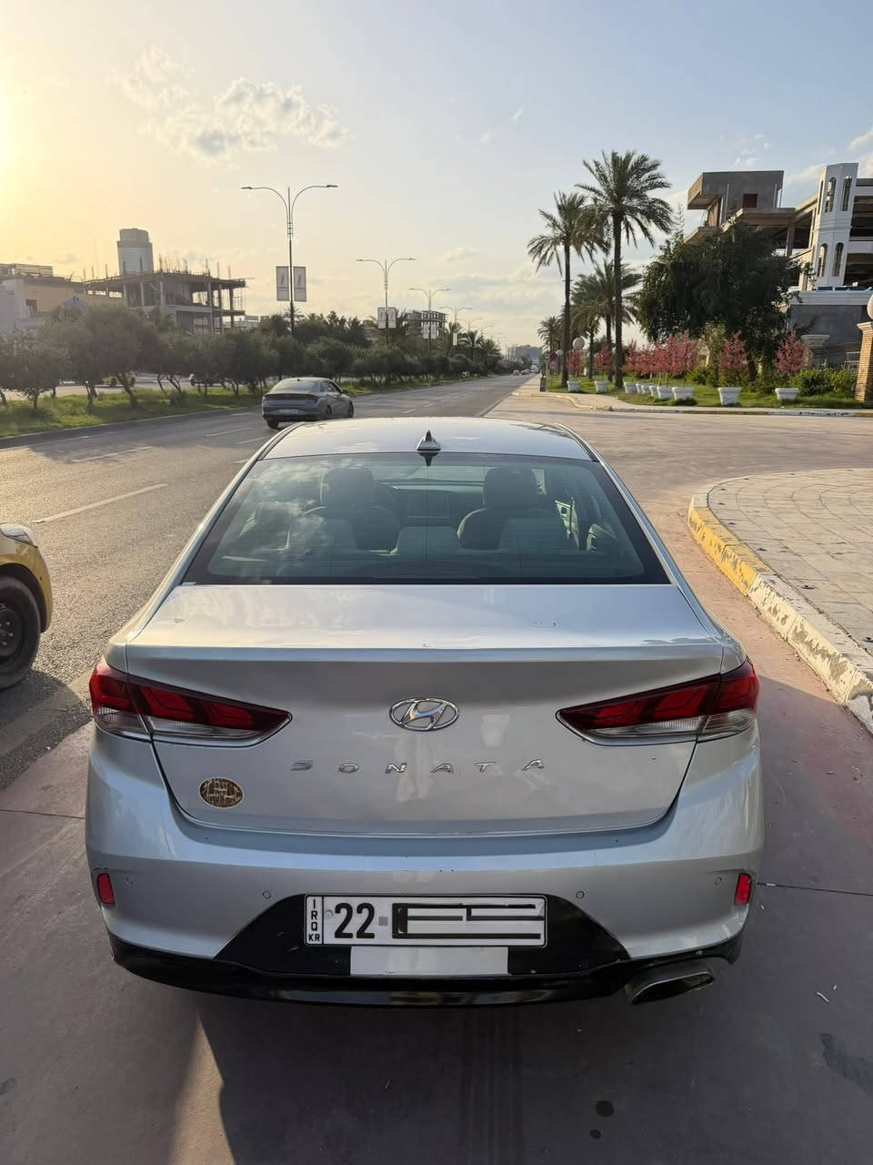 السلام عليكم سوناتا 2019 SE
وارد امريكي ماشية 70000mi
 السيارة رقم اربيل تحويل ثاني يوم 
مواصفات السيارة شاشه نقطة عمياء كامره حساسات خلفية السيارة كير ومحرك نضيفات وبيها سونار مسويلها 

 ضرر السيارة  الباب البصف السايق والصندوك مبدل نفس اللون فقط قطعه وحده صبغ الجاملغ بصف السايق وبيها رصعات بسيطه 
السعر 132 ورقة  وبيها مجال بسيط مكان السيارة بغداد المنصور 
للاستفسار ***********
