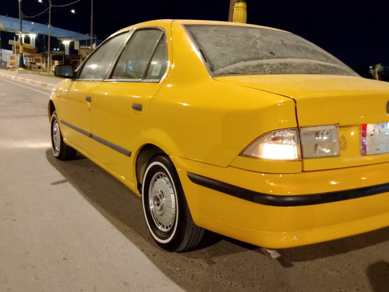 السلام عليكم 
سمند للبيع فقط 
مكفولة كفالة عامة 
موديل بلسنوية 2012 
اصل 2013 رقم بغداد انكليزي الجديد
 مصفرة هيئه وغرامات سنويه جديده تحويل ثاني يوم 
تبريد تدفئه شغال السعر 52 $ وبيه مجال 
مكان السياره الحله المركز 
اخوان اني مكلف بلنشر رقم صاحب السياره 
 هاتف *********** بي واتساب
