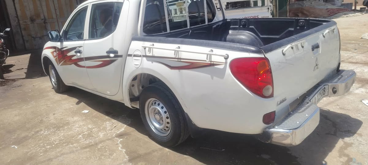 السلام عليكم
سيارة ميسيبوشي لبيع السعر 95 وبيها مجال قليل 
المكان الديوانية 
بيها صبغ بلباب الخلفي وبارد بلجاملغ فقط 
غير هذا الشيء كلشي مكفول 
لستفسار الاتصال ***********
