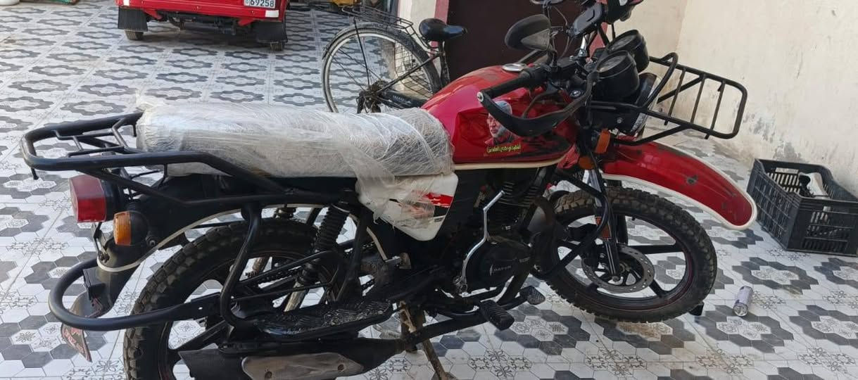 السلام عليكم دراجة دايوان موديل 22 نازلة 23 دراجة نضافتها وصوتها ما شاء الله اوراقها كاملة گمركها مدفوع تاخذها وكبل ترقم محركها ما مفتوح وانظف من النضيف،رايدها بمليون و 500 عنواني بغداد الشعلة 
***********
