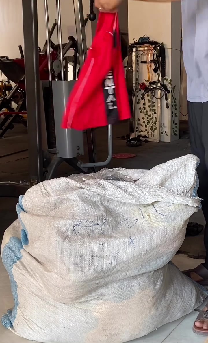 ٢١ قطعه ب٢٠ الف


**إذا كنت صاحب هذا الإعلان وتريد حذفه لأي سبب، رجاءا أرسل رسالة إلى الدعم الفني**