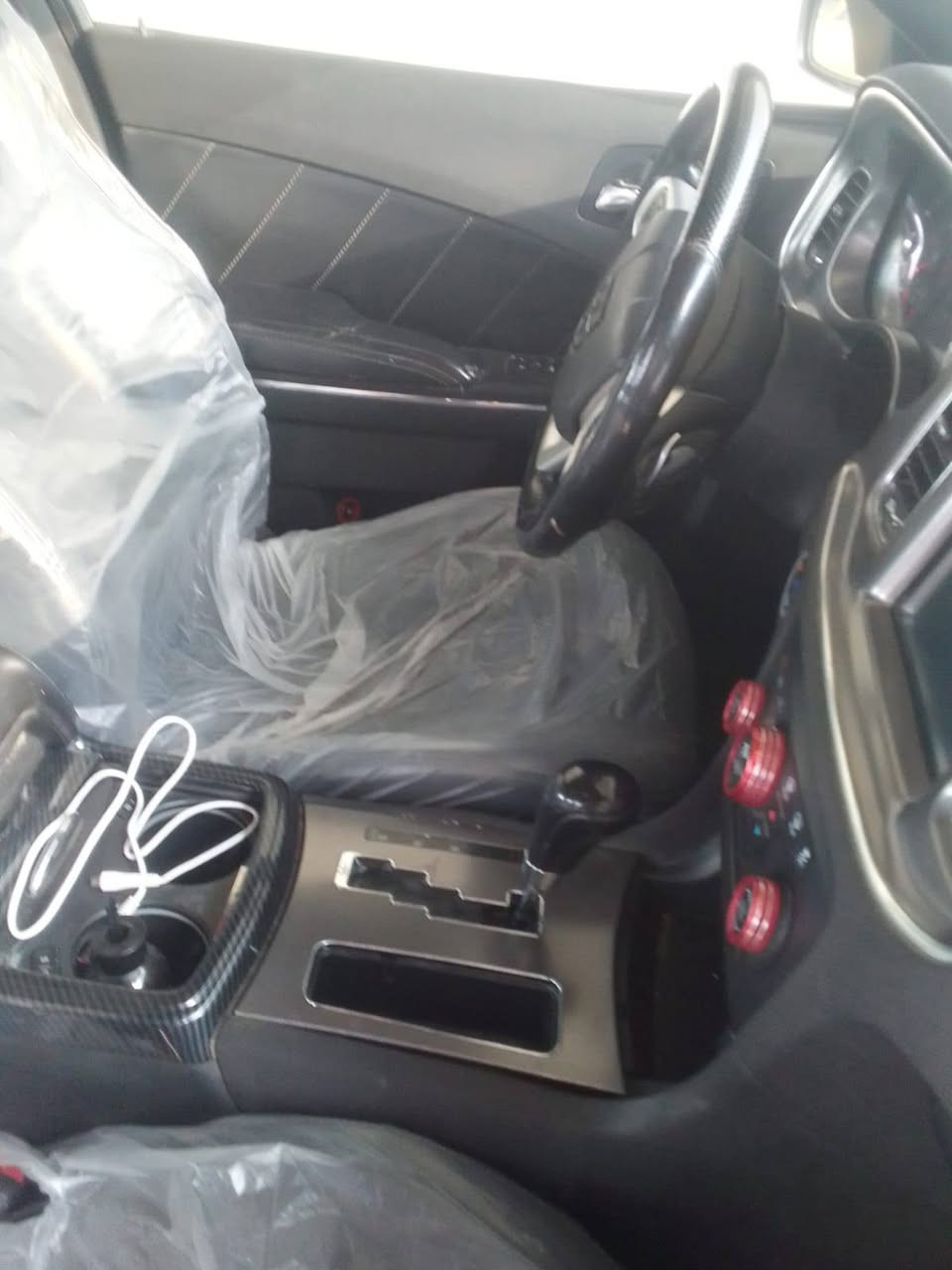 السلام عليكم للبيع جارجر 2012 RT ماكس السيارة فول  مواصفات اسلايت شفتات كامرة اماميه وخلفيه رادار أمرايات تو ويل  السيارة ليس فيها نقص السيارة ب  اسمي شرط التحويل للاستفسار على الرقم *********** واتساب 
الرقم الثاني ***********واتساب
