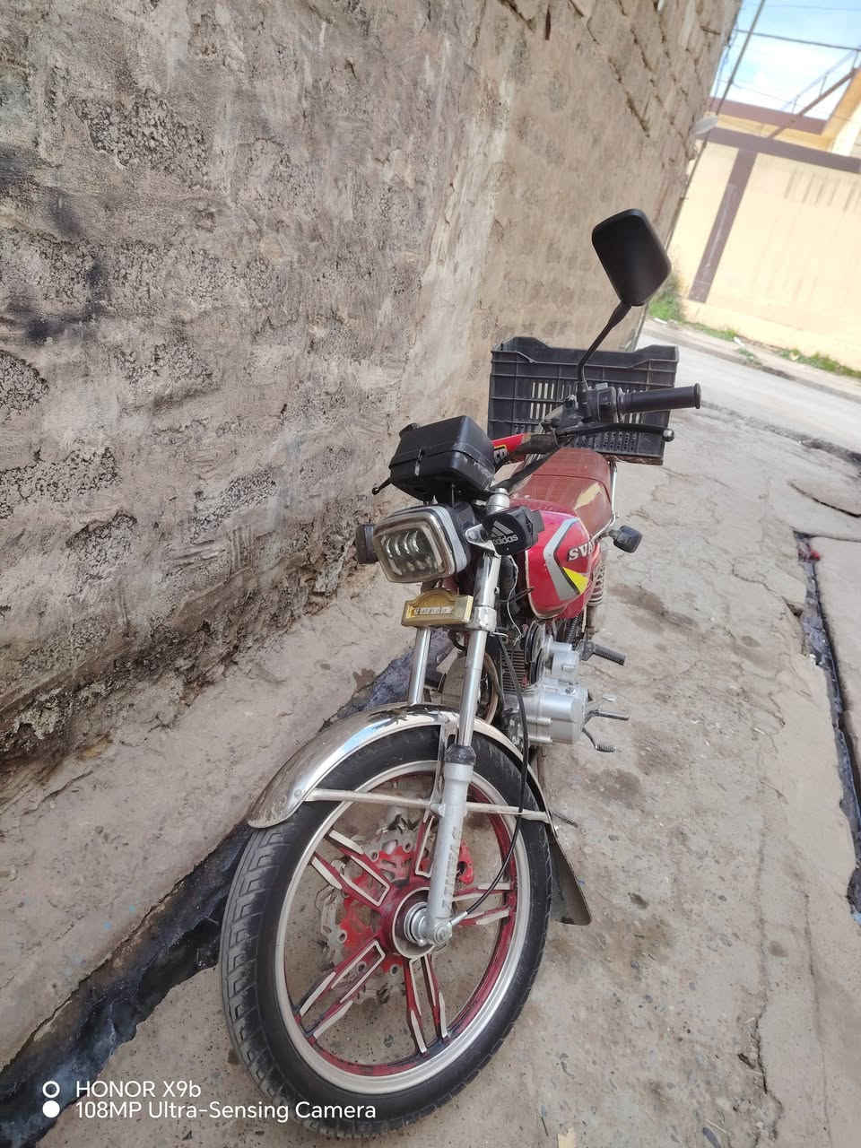 ماطور سيفان موديل2023 تشغيل عن بعد مع بصمتين كهربائيات كلها شغالة محرك شرط مامفتوح صوت المكينة ناعم مع صالنصة كاتم سعر 550 او بي مجال شي قليل للاستفسار الاتصال على الرقم ***********كورك
*********** اسيا
