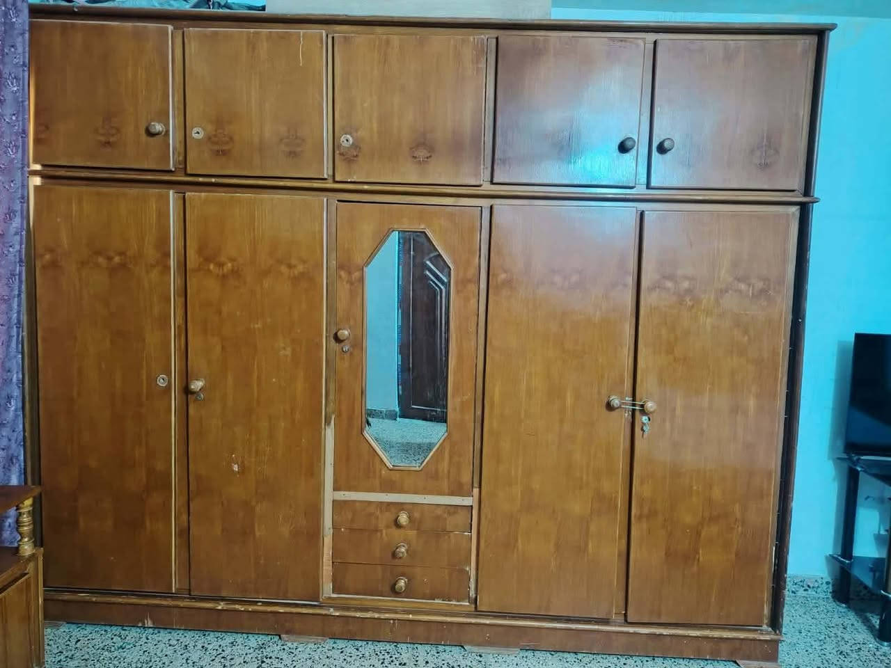 للبيع غرفه صاج سعر ٣٥٠ وعنوان فلوجه حي المعلمين الثانيه رقم *********** للإستفسار
