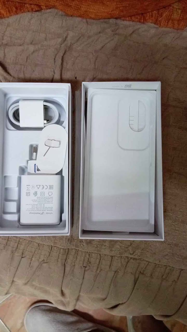 جهاز غنى عن التعريف فيفو y19 s pro 
مساحة ١٢٨ رمات ٦+٦ بحااالة الزيرو بقالو شهرين او اقل بلصقة لشاشة بددون اى عيوب ولا خربوش للبيع او البدل باقل مع دفع الفرق بس باقصى سرعة النهارد لظروف ضرورية الخصوص, القليوبية


**إذا كنت صاحب هذا الإعلان وتريد حذفه لأي سبب، رجاءا أرسل رسالة إلى الدعم الفني**