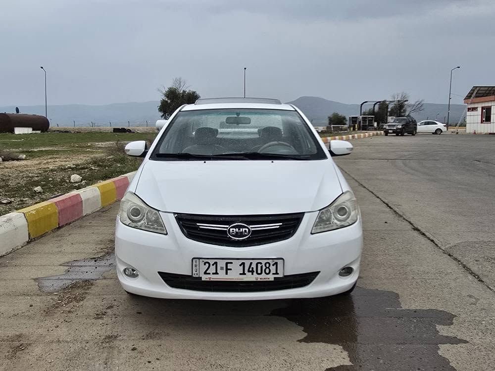 BYD 2013 
بو فروشتن مواسه فات فووله به س گير عاديه به سمه سلايت حاسه سوكان فوليون جام و ئاوينه كاره با جلد ناو زه رد 
يه ك ده ركاى بوياخه بى ناوكرتن سه ياره كه زور زور جايزه هيج مه سره فى تيا نيه گير و مه كينه و ته بريد و كه رمى و ته قه و ره قه به شه رت ره قه مو سه نه وى تازه يه تا ٢٠٣٠ ته حويل غرامه به شه رت نرخى ٥٣ كه لاو معامه له يكى برايانه تكايه مشته ريت تيل بكه *********** سليمانى ناو شار السليمانية, العراق
