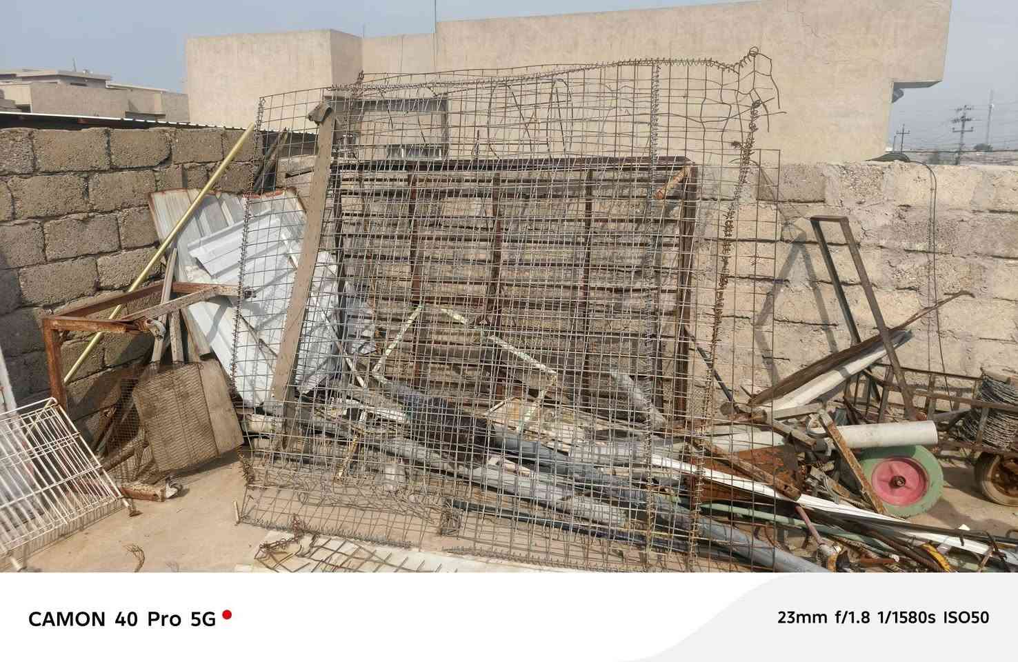 يوجد لدينا ثلاث قطع مشبك مربعات سيم يعني او معاهن عربانه ***********/***********
