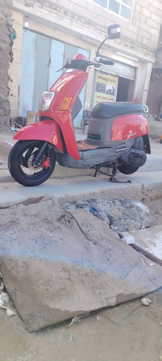 للبيع  ماكس بوليس كابريتر بلاديه مامفتوح برغي بيه تجي تفحص وين ميعجبك  كله ختم واحد مال حاويه
   مكان حله.    
  ***********
