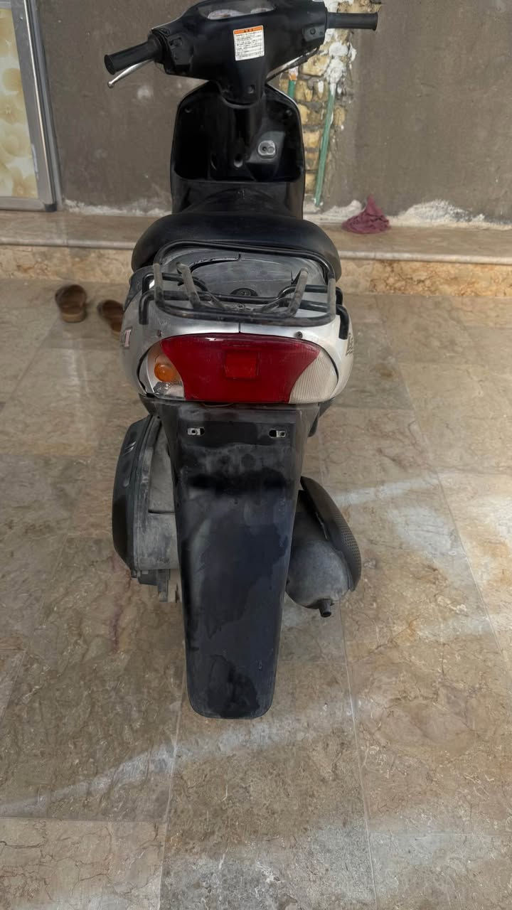 دراجه سازوكي نضيفه مامفتوحه اوراق سعرها ٣٥٠ 
*********** واتساب او اتصال عمارة, ميسان
