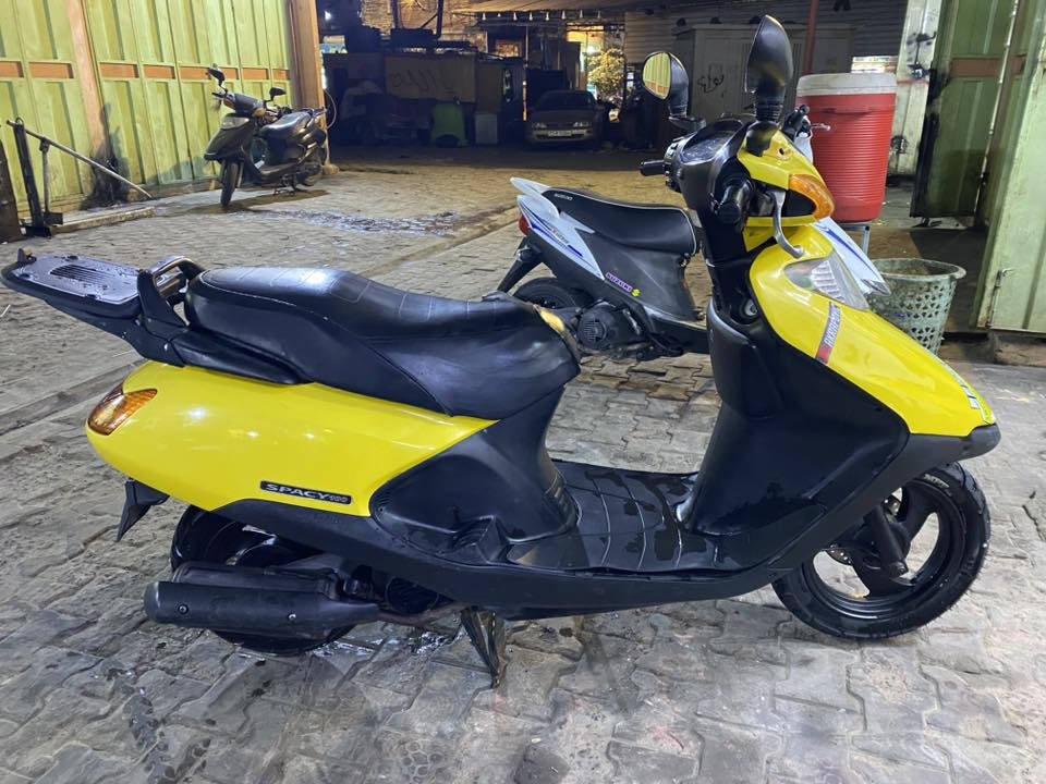 للبيع سبيسي ياباني مفتوحه دراجه نضيفه مابيه نقص كله شغال سعر ٧٠٠وبي مجال قليل  مكاني كوت الخطه الحسينيه للاتصال ‭٠٧٨٧ ٤٩٥ ٨٤٧٧‬
