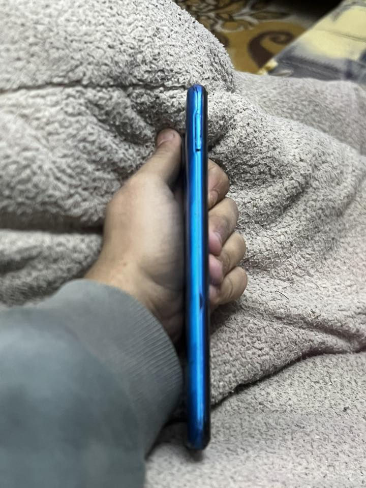 السلام عليكم شباب 
 
جهاز  lnflnix HOT 10T

جهاز نضيف كلش صوت عالي

مكان بغداد سبع قصور  سعر 150 وبيه مجال 

***********
