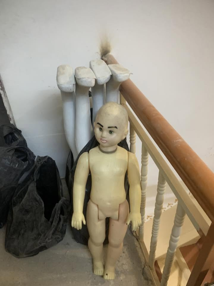 ***********
