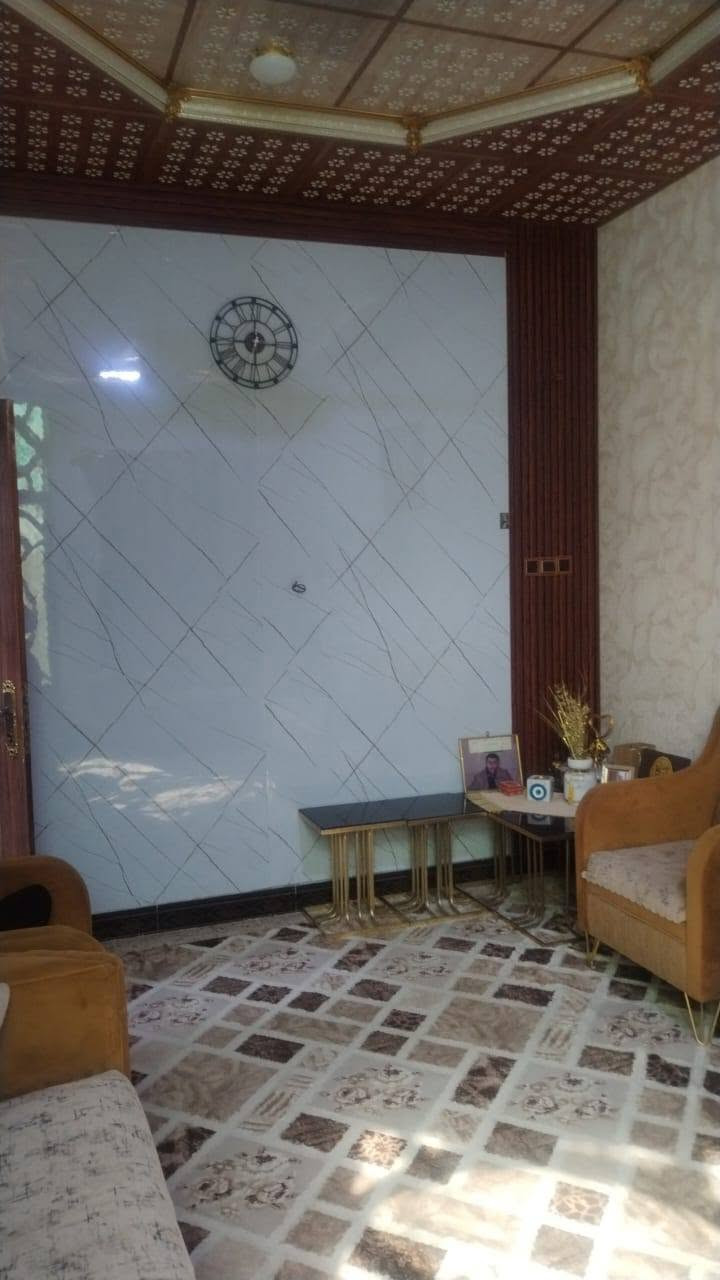 دار للبيع 100 متر 10/10مربع طابو صرف بأسمي دور الشرطه مقابل شارع موسى الكاظم البيت مرتب وكله ديكورات ثلاث غرف نوم دوانيه صاله مطبخ وصحيات سقف الطابق الثاني سندويج مرتب للاستفسار الاتصال على الرقم ***********
سلام عليكم 

دار للبيع 100 متر 10/10مربع طابو صرف بأسمي دور الشرطه مقابل شارع موسى الكاظم البيت مرتب وكله ديكورات ثلاث غرف نوم دوانيه صاله مطبخ وصحيات سقف الطابق الثاني سندويج مرتب السعر 117 قابل للتفاوض 
للاستفسار الاتصال على الرقم ***********
