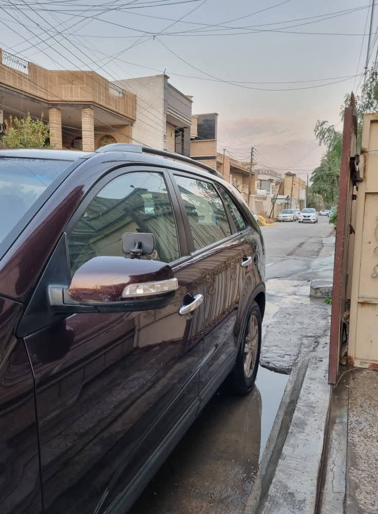 السلام عليكم
سورنتو موديل 2014 وارد امريكي 
السيارة محرك 4 سلندر نظيف مامفتوح ماشية 109 الف 
السيارة 7 راكب رقم وسنوية جديدات رقمها ومكانها بغداد 
حادث السيارة مال امريكا دعامية وحاف البنيد بدون شواصي ولا شي وبيها صبغ عام للجمالية بابين جهة عكس السايق امبدلات حادث بالعراق والباقي سليم للجمالية السعر المطلوب 130 ورقة وبيها مجال للشراي للتواصل فقط على هذا الرقم ***********
