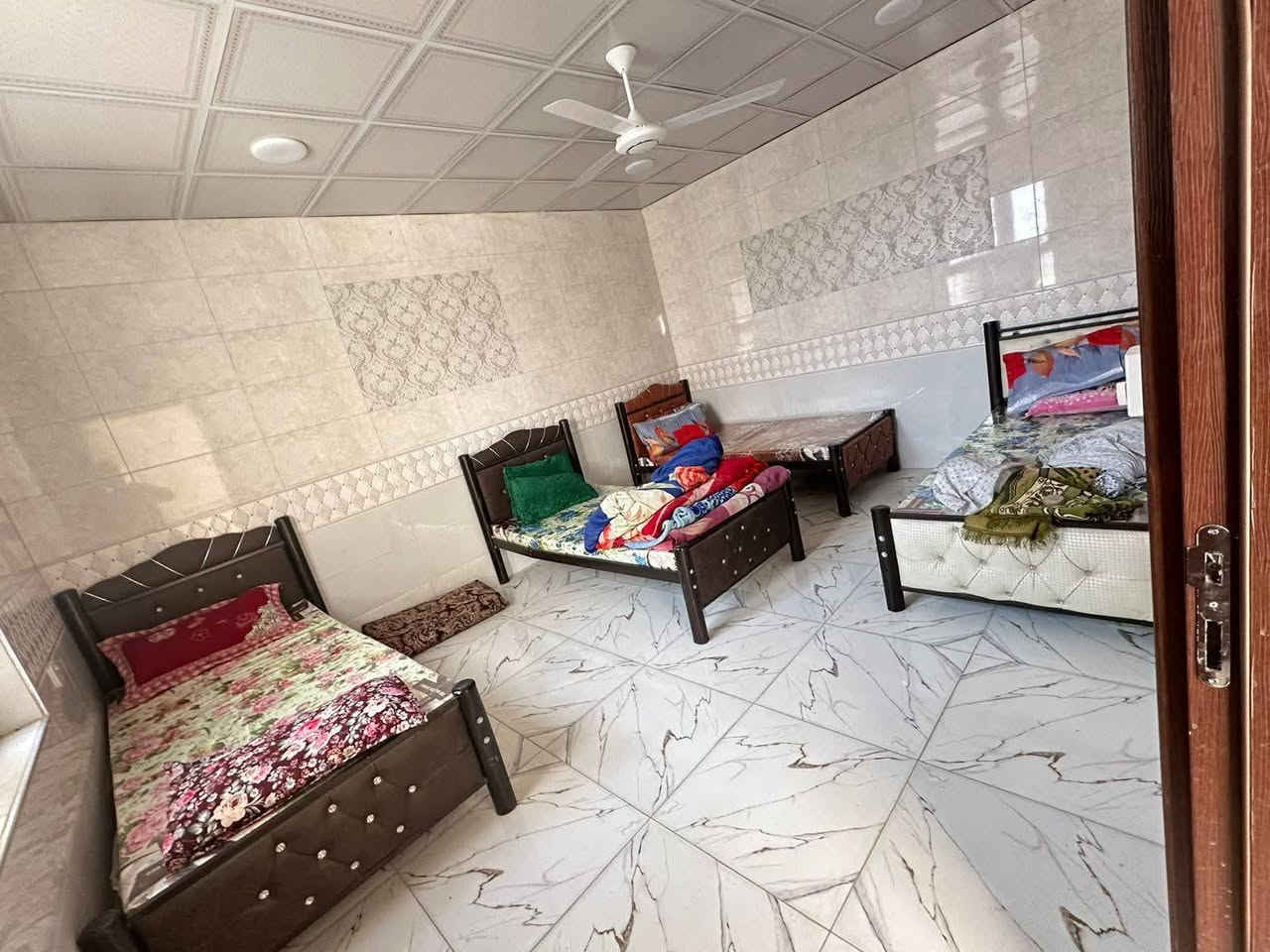 منتجع ريلاكس
مسبح للكبار والأطفال 🏊🏻‍♂️
حدائق 🌳
شاليه متكامل (غرفه نوم وصالة ومطبخ ) 🏡
مناقل شوي لكافة انواع المشاوي 🍢
كهرباء على مدار 24ساعة⚡️ 
گراج سيارات 🚙 
العنوان 📍صلاح الدين/ قضاء بلد 
للحجز ☎️📞
 ***********
