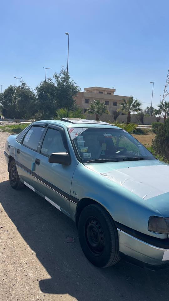 السلام عليكم 
للبيع
📌اوبل فكترا موديل 1990
📌لون سمائي 
📌محرك 20 كير محرك شرط الفحص 
📌سنويه وهزه جديده لل 2031 بسمي تحويل ثاني يوم رقم بغداد دولي 
📌صدر امامي خلفي جديد
📌تخم تاير نص عمر 
📌السعر فقط 33وبيها مجال 
📍للاستفسار الاتصال ***********
