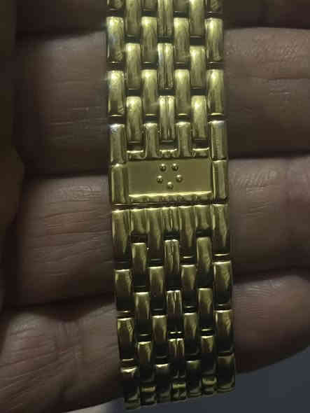 ⬛️ساعه سويسري
⬛️طلاء ذهب 18 بالكامل
⬛️القطر 34
⬛️نظافة تامه
⬛️مع كتلوك وعلبه
⬛️للتواصل الاتصال على الرقم ***********
