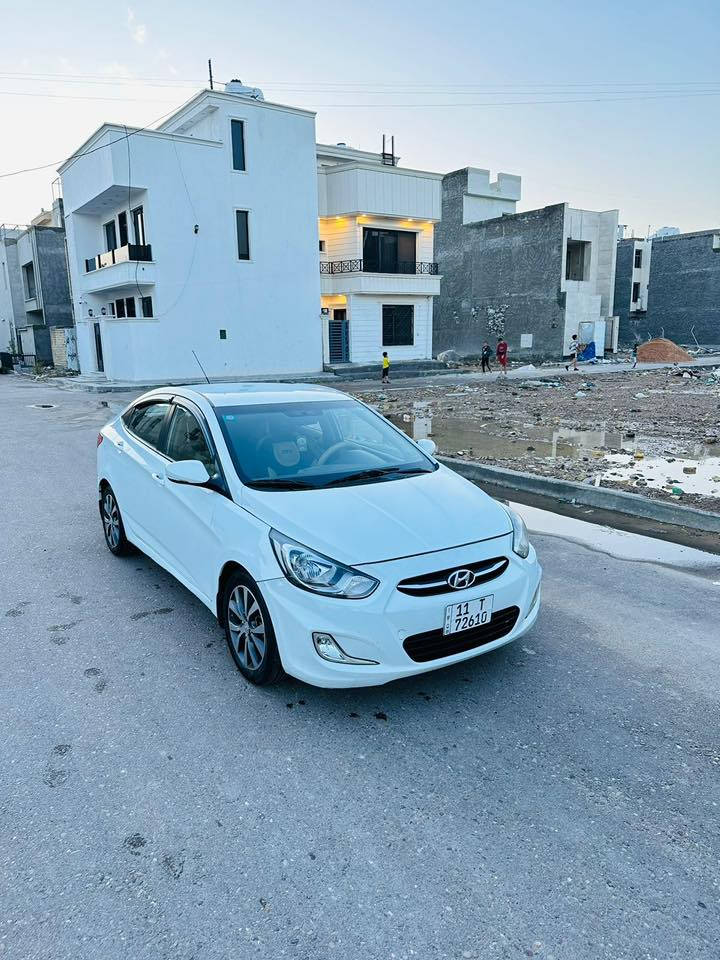 للبيع هونداي أكسنت 2015 خليجييه
رقم بغداد الجديد 
سنويه هزه جدد بأسمي  
محرك 1600 دووش المرغوب دبل قطره 
كير AT مكفوول
صدر نظيف جداً 
تخم تاير نظيف 
ويل كب بلادي 
داخل بيجي
دوشمه كشنات 
تبريد ثلج 
سياره نظيفه كلشش جاهزه
بيه طخه بسيطه بالجاملغ وبنيد مرشوش
السعر 106 ورقه مجال بسيط جداً

***********
مكاني الغزاليه
