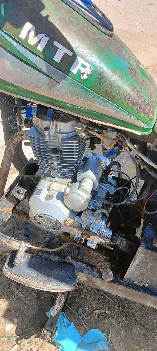 السلام عليكم ورحمة ستوته حلوا وخير من الله رقم وسنويا محرك ما مفتوح جديد سلف شغال بس باتري كاعد السعر مليون ونص وبيها مجال
الرقم ***********
المكان ابو الخصيب
