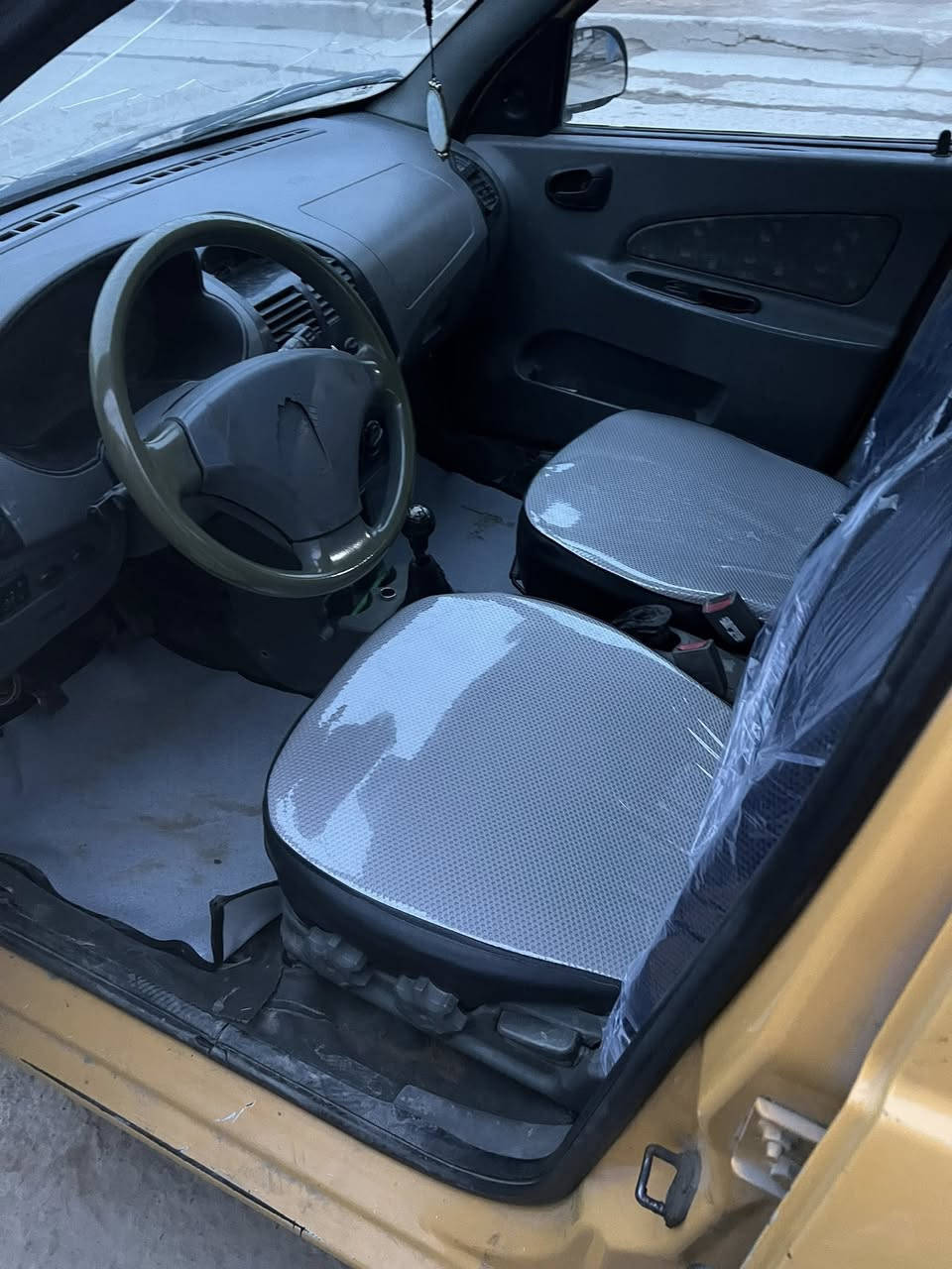 سلام عليكم ورحمة الله وبركاته طيبه البيع عليه هيه وغرامه ابو سنويه متوفي والده موجدين كير مكينه خير من الله جاهزه بس صدر شويه تعبان العنوان الدوره موديل 2015 الرقم ***********
