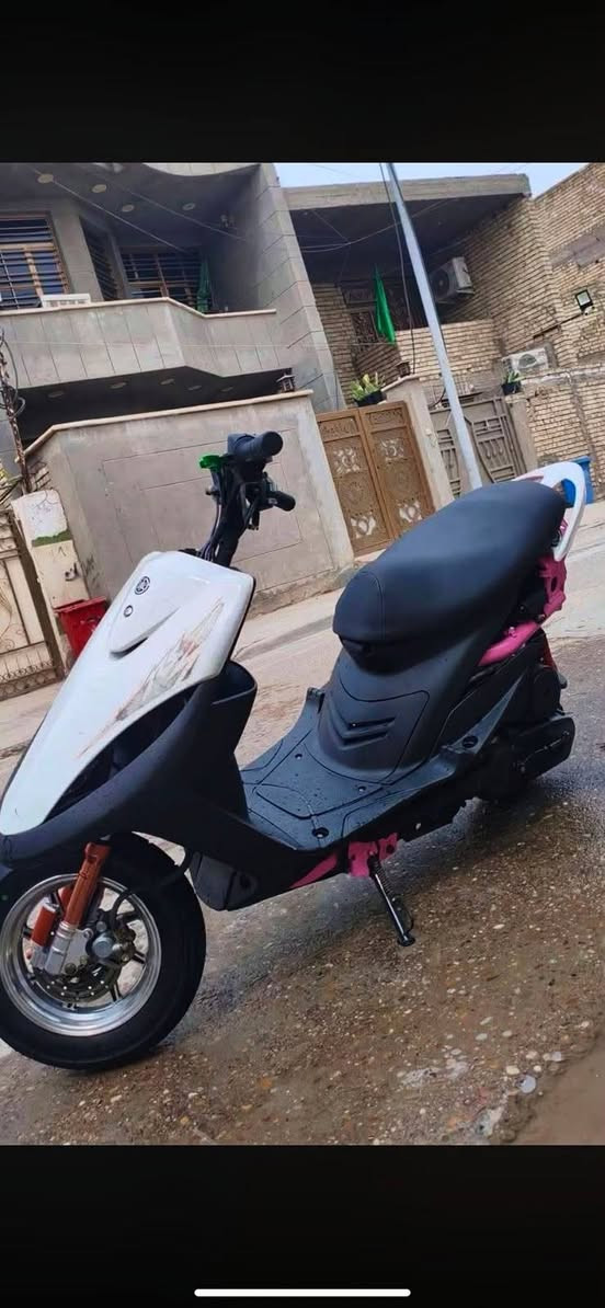 شباب دراجه ماكس عدله فول الفول محرك 55خير من الله الدراجه عليه تزويد مثل مشوف دبلات ع ويل ع فج ع يدات بريك وقبق بريك كله تزويد دراجه نصبه وشلعه ومعدل هنه يسولفن وعليه كلجات امامي تزويدهه دراجه حلوه  ومرتبهه مال كشخات 😎 مكاني بغداد المحموديه 
*********** واتس ومتواجد علنت 👌سعر 450
