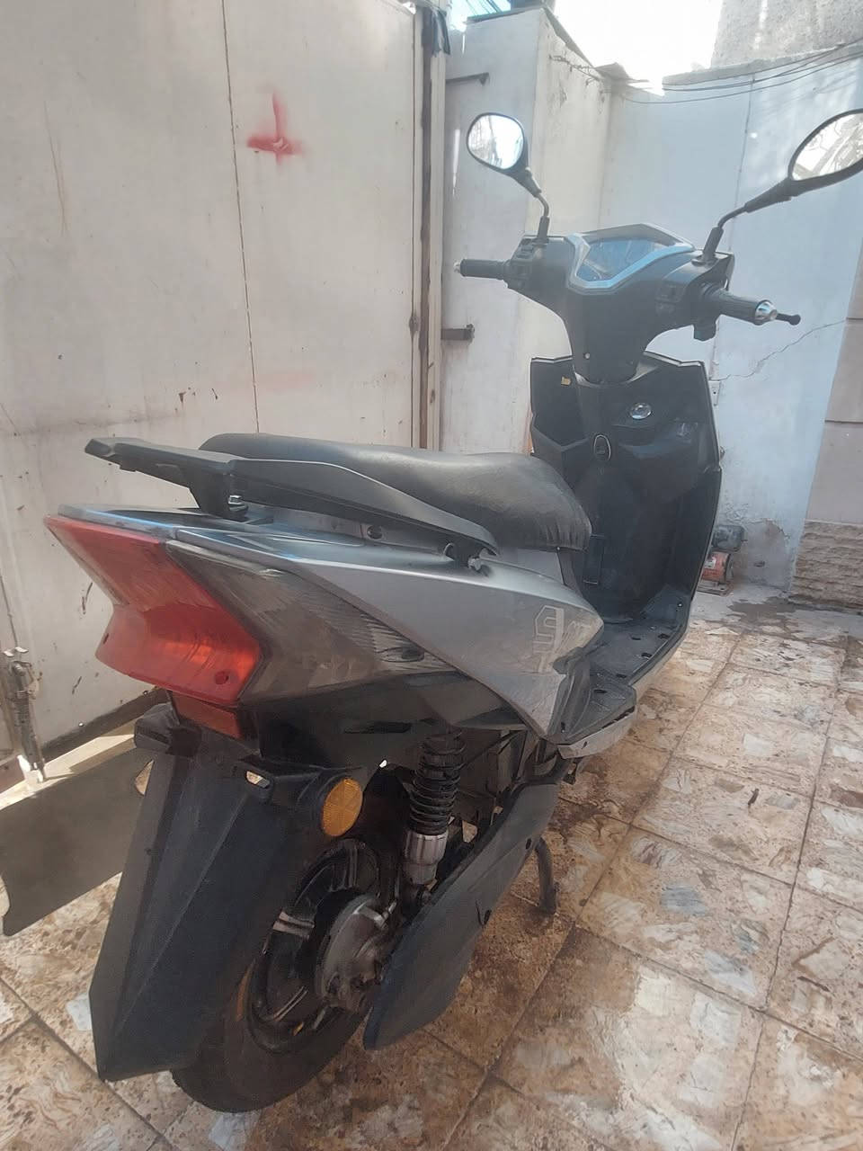 سلام عليكم دراجه شحن للبيع
نوع سكنس من شركه MTR 

6 بطاريات شحن ليثيوم عاليه الجوده ما متعوبات 

تمشي حقيقي ٧٥كم وتجي وياهه الشاحنه مالتهه هم دراجه جديده وما متعوبه هواي 

يجي وياهه ثنين بصمات وسويج السعر 700 وبيها مجال بسيط .


**إذا كنت صاحب هذا الإعلان وتريد حذفه لأي سبب، رجاءا أرسل رسالة إلى الدعم الفني**
