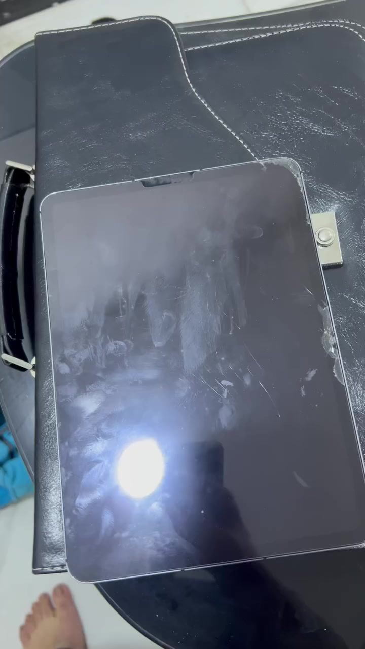 ايباد 11 برو كارتونته ويا وكذلك وصل الشراء مالته ويا ماخذه مليون ونص بوقته بس شاحنه مابي + الجهاز كلش حلو ومابي اي نقوصات غير الشاشه وهيه هم ما مأثره على المس السعر خاص


**إذا كنت صاحب هذا الإعلان وتريد حذفه لأي سبب، رجاءا أرسل رسالة إلى الدعم الفني**