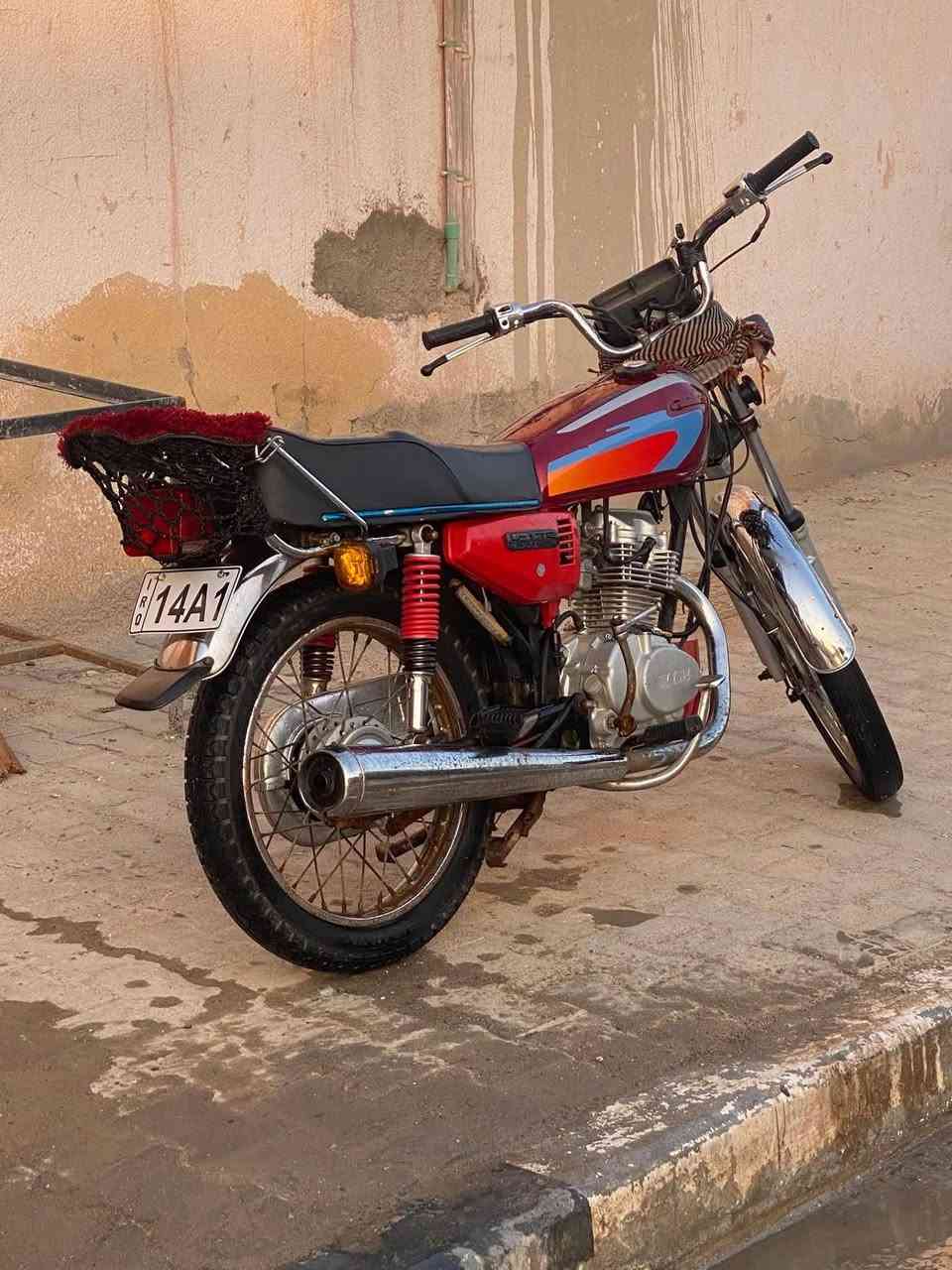 دراجه كامله مكمله بدون         مكينه خرسه وناعمه تجي وتشوف تواصل *********** السعر 450 وبيهة مجال
