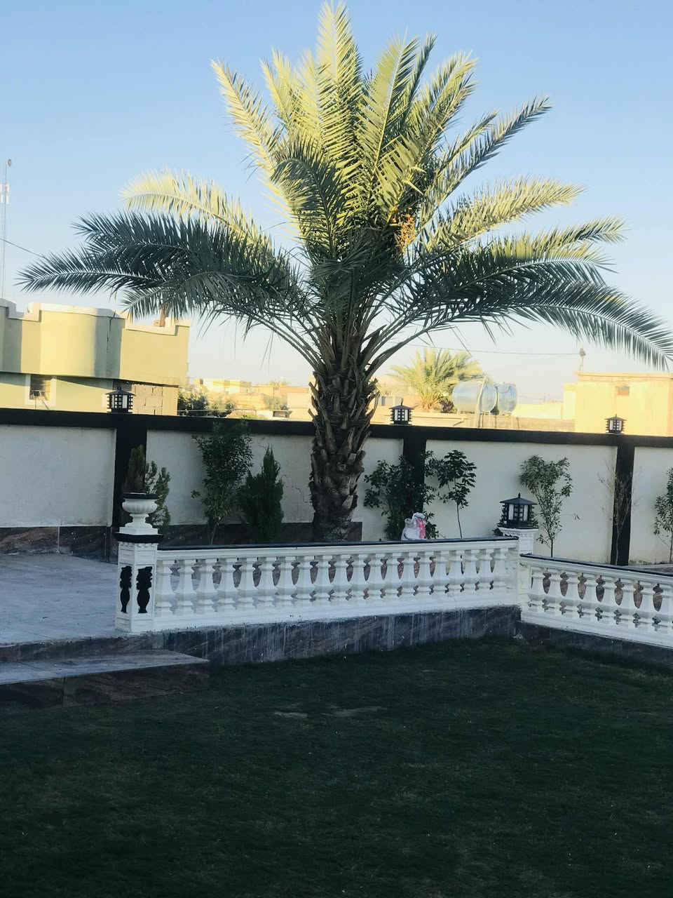 السلام عليكم يوجد قالب سياج حدائق وبلكونات وستاير و داير حسب الطلب 
سعر المتر 8 والدنكه 10 للاستفسار ***********
