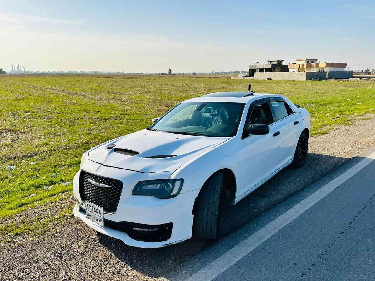 اوباما 12 خليجيه. محدثه23 فول مواصفات S  كيرمحرك تخم تاير كلها جديد بيها صبغ جاملغ امامي جه السكن وجاملغ ثاني شخط نصبغ وبنيد محدث شواصي لغود كفاله عامه ‭0789  081 2676‬ أربيل, العراق
