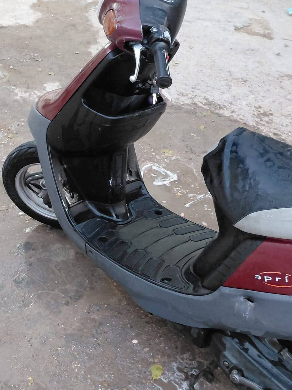 السلام عليكم دراجه بطه 2003قبل 6اشهر طالعه من الحاويه دراجه كامله برغي ممفتوح بيه دراجه حاويه ونظيفه كلش السعر 700وبيه مجال متواجد فقط واتساب ***********فقط واتساب متواجد مكاني كربلاء
