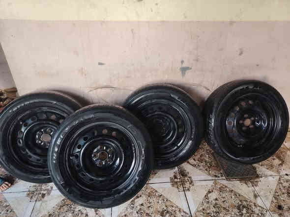 السلام عليكم رخصه الادمن وي 16 مال كورولا بلادي مع ثلاث حساسات بلاديه للبيع سعر 175 وبي مجال عنواني كركوك حي الاسره) ***********
