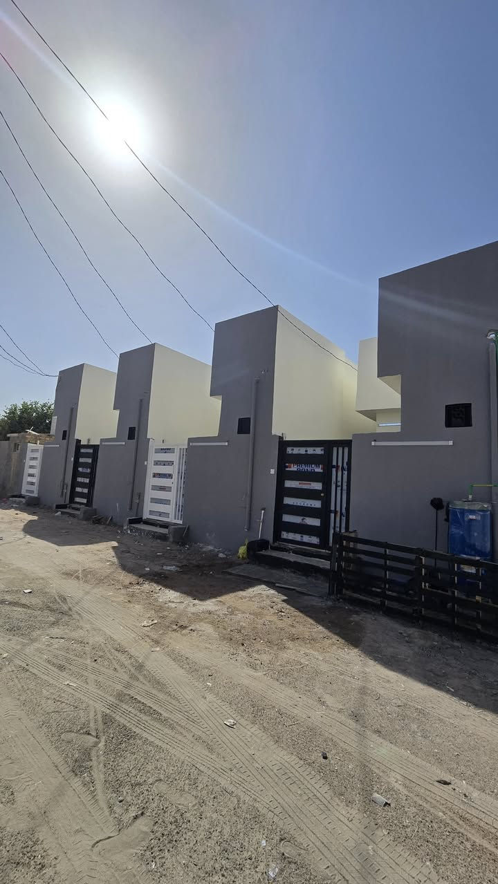 #بالاقساط_بالاقساط_بالاقساط 
⚜️ مساحه الدار ٩٠ متر 
⚜️الاساس صب كونكريت ،، السقف صب كونكريت ،، بناء بلوك 
⚜️سعر الدار بالاقساط ٤٥ مليون مقدمه ١٥ القصد الشهري ٥٠٠
⚜️غرفه ، صاله ،استقبال ،مطبخ ،صحيات ،طارمه ، سطح مطبك
⚜️عنوان الدار الكوفه البراكيه شارع المطار القديم مقابل مدرسة القصوى الاهليه
 مكتب المنصوري للعقار ***********
