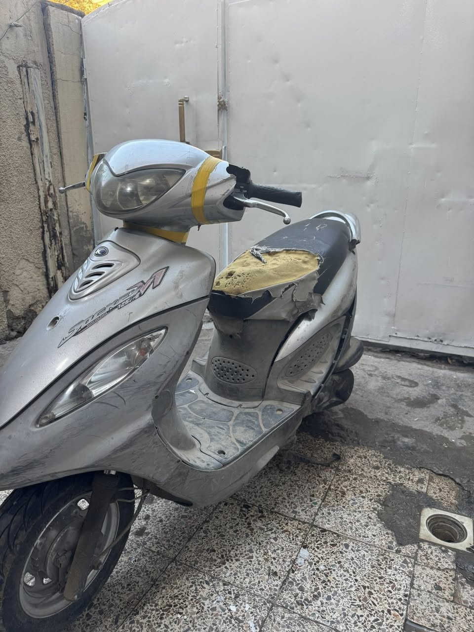 سلام عليكم كامكو 140 نوزل للبيع
كفرات بلادية
باتري جديد
سعر 175الف
مكان الغزالية 
رقم الهاتف:***********
