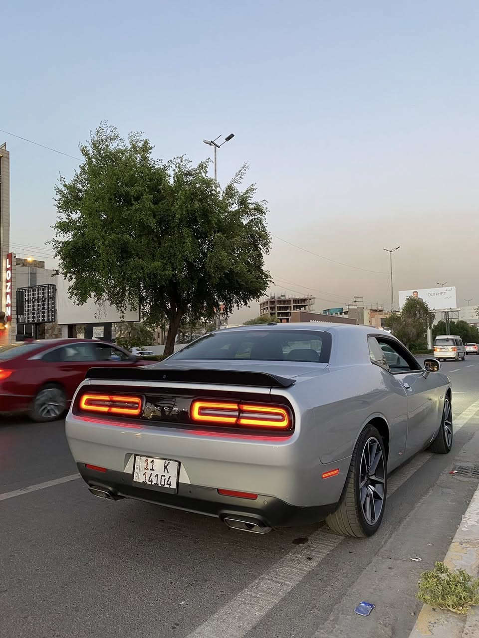 السلام عليكم 
جالنجر وارد امريكي  
موديل 2023 
‏ R/T 5700
سياره حادثه جاملغ وبنيد فقط صبغ    
سياره ماشيه 39 الف ميل ممشى امريكا 
سياره على وضع الشركه  
للاستفسار اتصل وتدلل متوفر واتساب 
سعر 198 ورقه وبيه مجال 
كلشي موجود بالسوك وبسعره 
*********** 
مكان السياره بغداد
