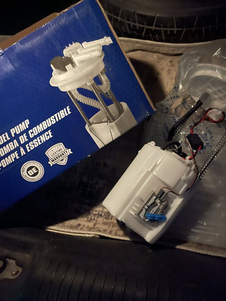 سلام عليكم
عندي قاعده مال فيتبم توكسان كامله هيه طوافه
جديده سعر 50
***********
