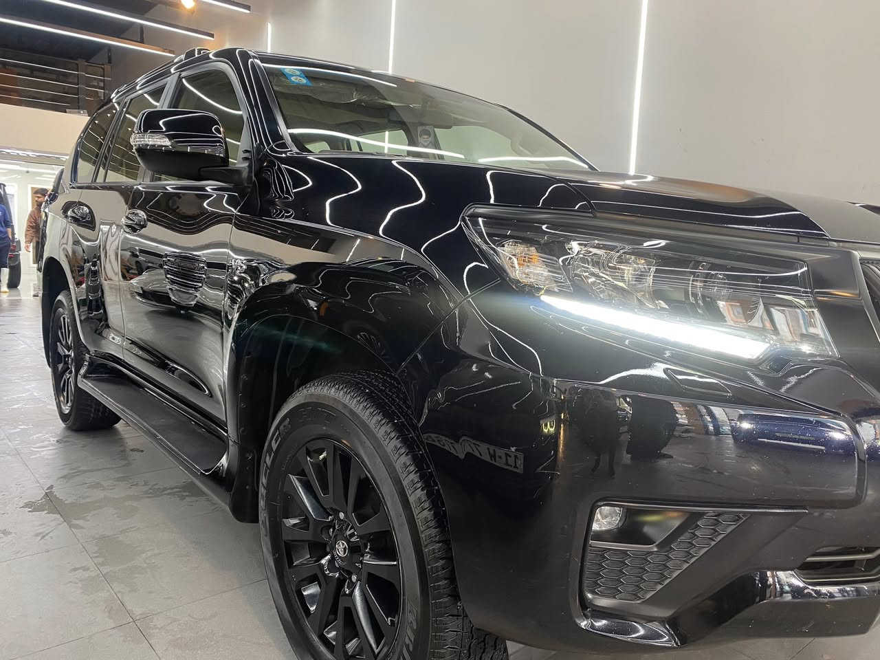 تويوتا برادو :: مد نايت🖤
موديل 2023 ••• TXS ••• SAS

_ماشيه 90 الف 

_مكفولة كفاله عامه كلين بيه فقط يم يدت باب السايق بارد بسيط جدا

_كشنات كهرباء

_حجم المحرك V6

_مفتاح التشغيل بصمة

_فتحة سقف سلايد روف

ABS_

_فور ويل

_شاشة اصلي

_كامرا دوارة

_اشارة ترحيب ب دوسات

_حساسات خلفية

_لايت زينون + LED

_كشافات زينون

LED بك لايت_

_حجم الاطارات 19

_مقود جلد حياكة

_مثبت سرعة

_المودات والاوامر الصوتية

_حركة المقاعد الامامية كهرباء

_نظام تبريد للمقاعد الامامية

_مقاعد عدد 7

_مقاعد جلد

_تبريد شاشة

_ثلاث قطع تبريد

_ثلاجة

_شاشة لتحكم التبريد الخلفي

_نظام نزول منحدرات

_نظام مانع تزحلق

_نظام حساس اطارات

SPORT_

_اشاير بالمري والمري قابله للطي

USB مخرج_

Bluetooth_

_مخرج منفذ الطاقة

_حاملات اكواب

السعر 45 الف ونص بيه مجال قليل

للاستفسار على الرقم 

***********☎️☎️
