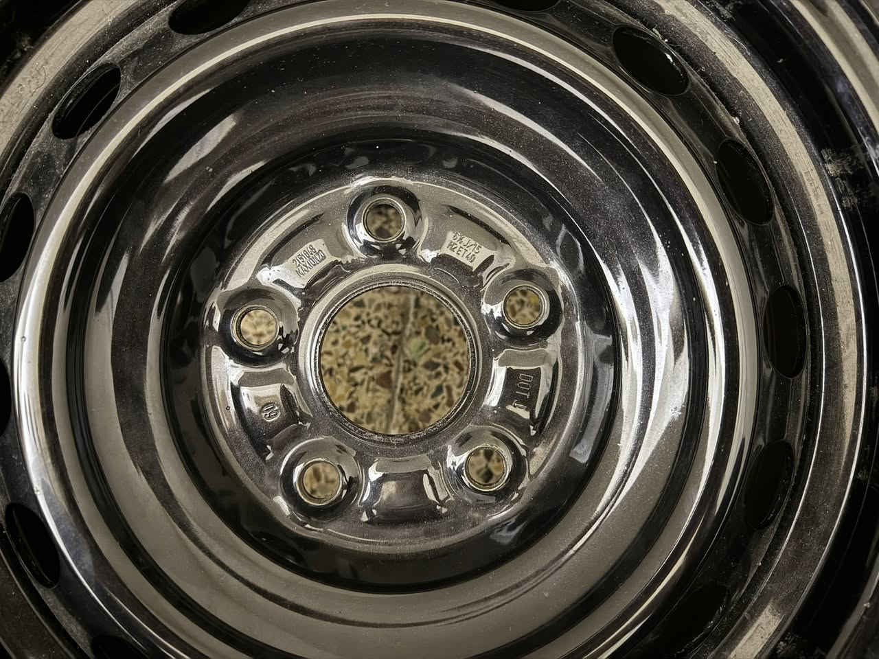 السلام عليكم تخم ويل حديد مصبوغ جديد  وتاير جديد صيني دوفرود انتاج 2025 قياس 195/65R15 كامل بلنص وگصب جديدة 
قياس البراغي 5*114.3 يرهم كورولا كامري النترا فورتي سيراتو 
مع كبات تويوتا جديدة ونتات تخم كامل 
سعرهن 300 الف قفل بدون عملة رجاءاً 

للتواصل ***********
مكاني فلوجة حي الضباط الاولى
