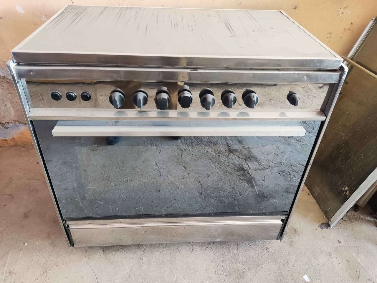يالله 
طباخ ايطالي باب اول 
كله جاهز وشغال بي ضمان شهر
سعره 160. اراوس بطباخات تعبانه. ارخاص
*********** النجف, العراق
