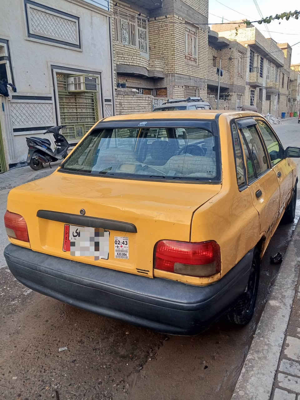 السلام عليكم سايبه للبيع موديل 2013 سياره متروكه مكينه وكير زينات راعيهة بل مدينه مستمسكاته موجوده بس ما واصله مكاني بغداد السعر 15 ورقه وبيهة مجال رقم الهاتف ***********
