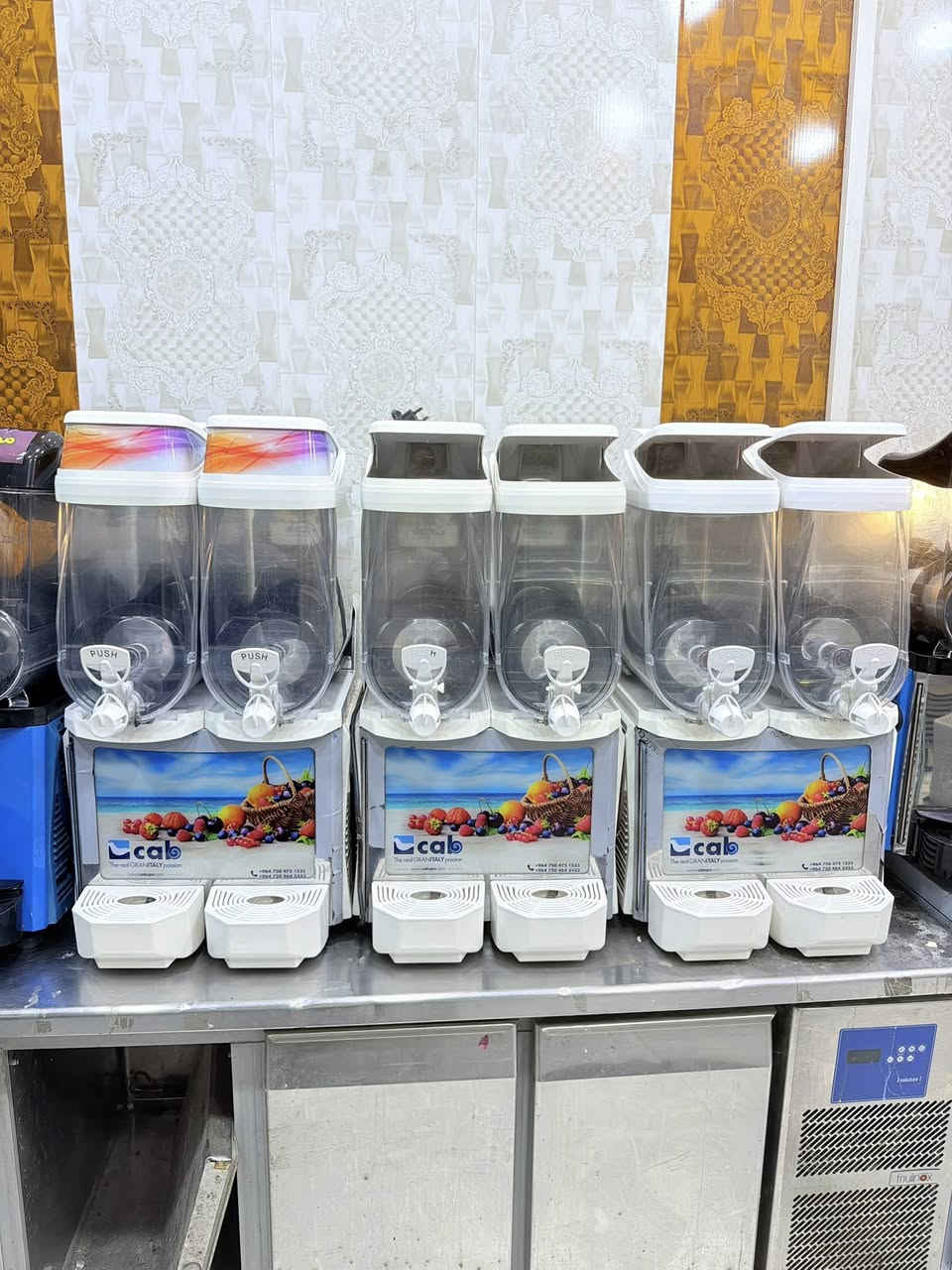 ازبري كاب ايطالي
مستخدم نضيف 

العدد 3

السعر 900$

جاهزات شغالات بدون اي نقص 

السعر والتفاصيل الاتصال ع الرقم 

***********

***********
