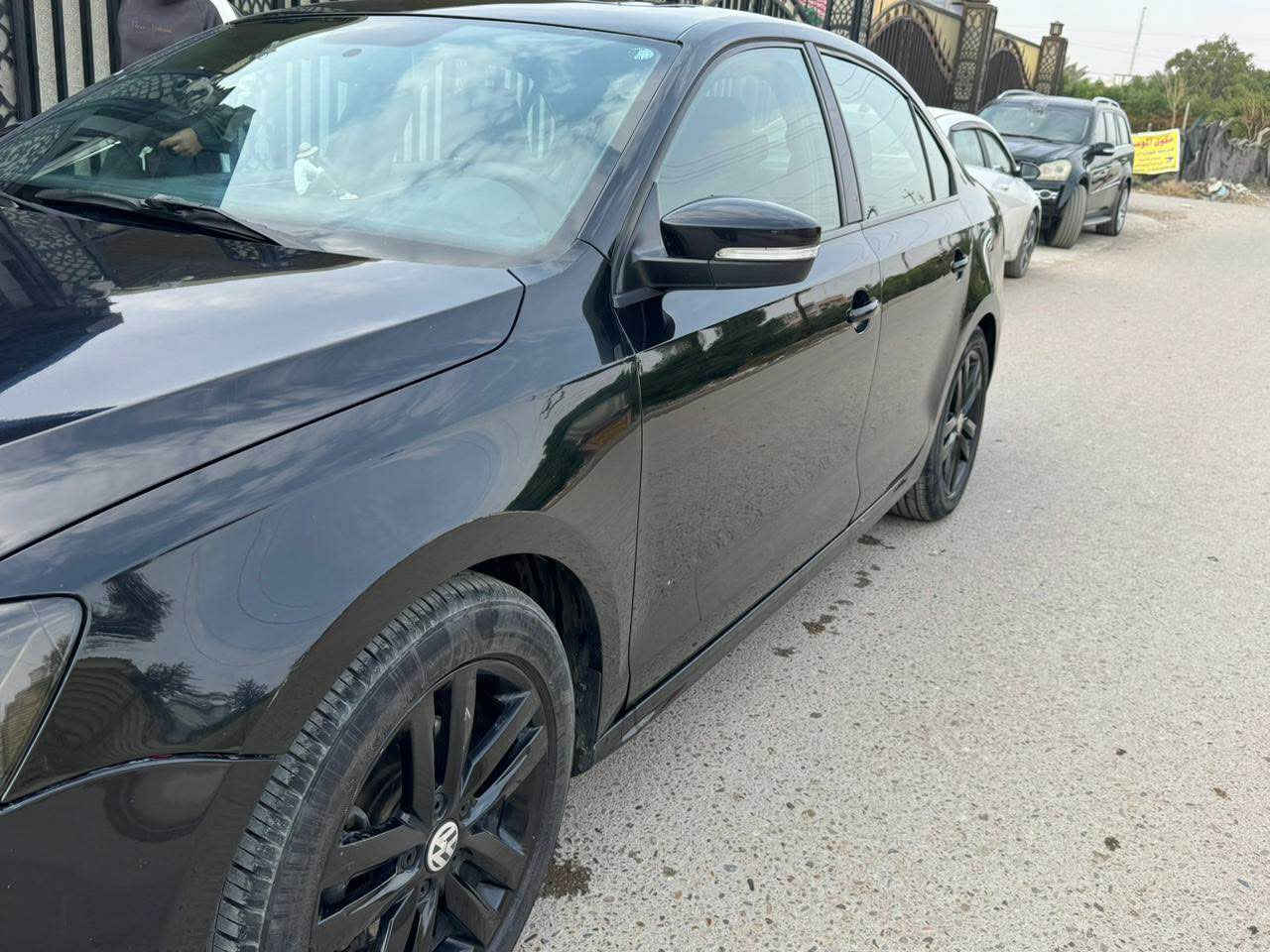 السلام عليكم 

جيتا TSI

موديل 2018 S

حجم المحرك 
1800cc تيربو
فتحه 

بصمه 

شاشة ابل كار بلي

أندرويد اوتو 

كامرة خلفية 

حساسات خلفية وقوف ذاتي

كشنات جلد + تدفئه 
كشنات 

رادار جانبي + رادار 
خلفي

لد امامي + زنون بلادي 

ماشيه 90

ضررها ٣ قطع تبديل بدون ضربه ماعرف سرقة او شخوط بس القطع مبدلة

وارد الماني 

كير ومكينة مكفولة 
كفاله عامة

تخم تاير جديد
صدر جديد سيارة مصروف عليها ونصبتها حلوة 
موقعها بغداد الاعظمية المقبرة الملكية
هاتف : *********** بغداد, العراق
