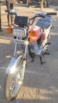 دراجه للبيع اوراق سكنر موديل 25 دراجه جديده تعمير كله اصلي سعر 900 بيه...