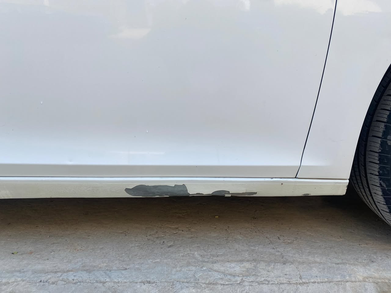 سلام عليكم 
ماليبو 2013 خليجي 
رقم سليمانية الجديد
مواصفات Lt 
جاهزه السيارة ادامه كاملة 
ماشية 205 كم
بيها فقط بارد باب خلف السكن وطخة بالدوسة جوه باب السكن وثنينهن مصورهن وناشرهن 
مكانها ديالى بعقوبة 
سعر 105$ وبيها مجال 
بأسمي السيارة 
***********
